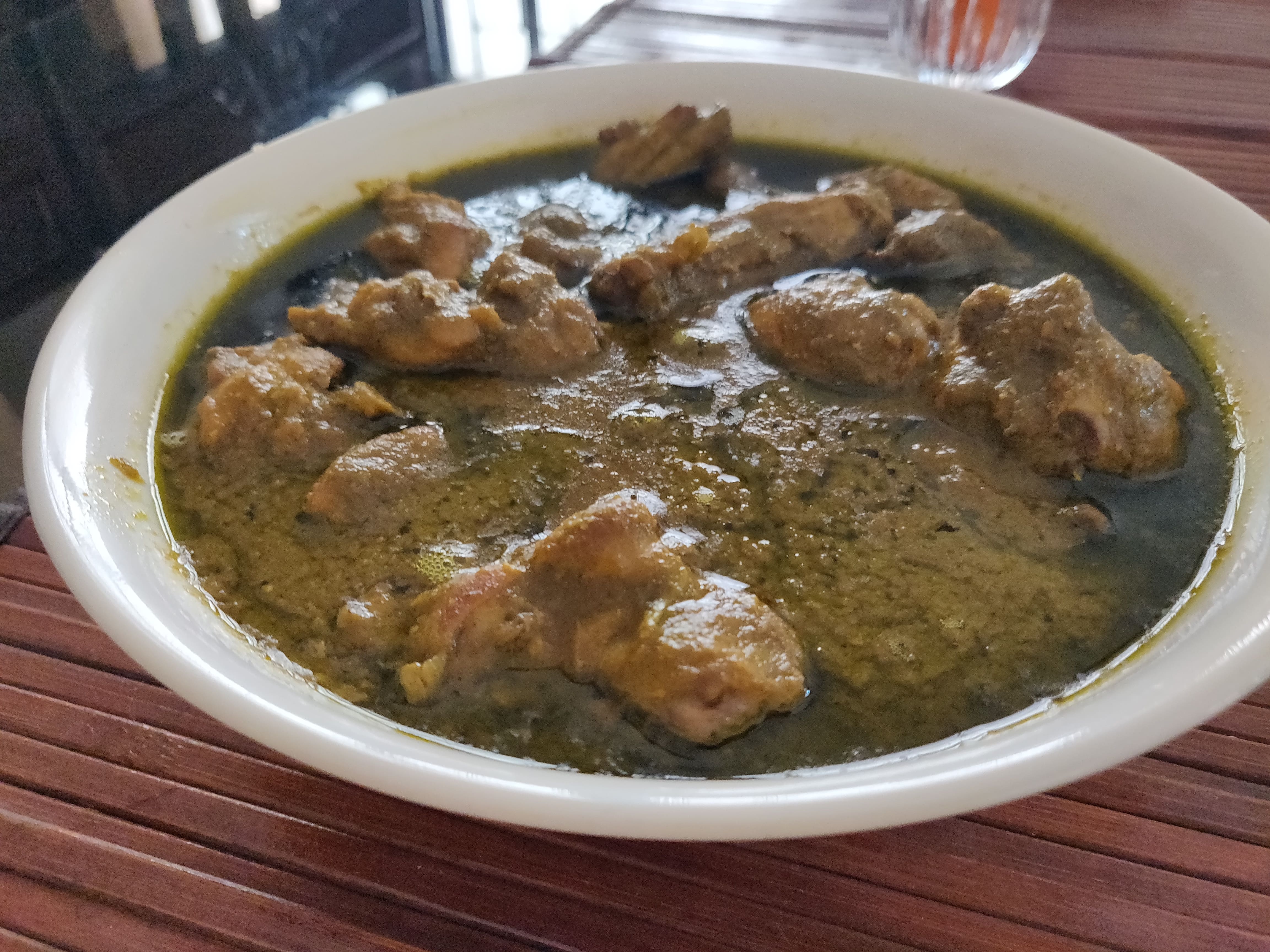 Chicken green masala curry