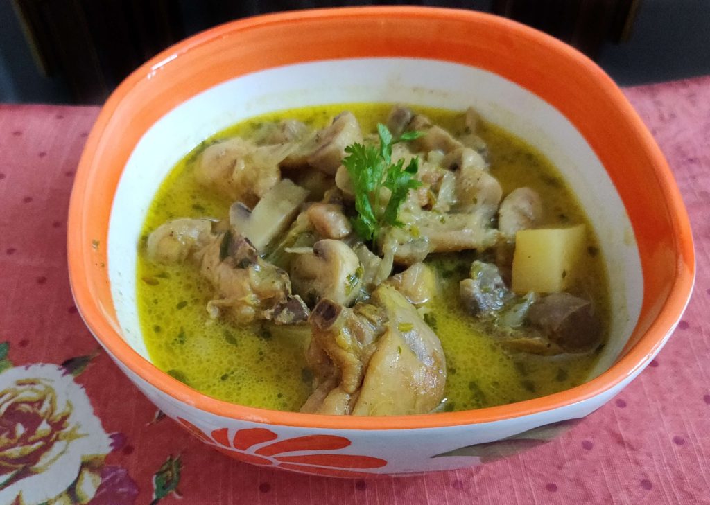 chicken with mushroom and potatoes curry